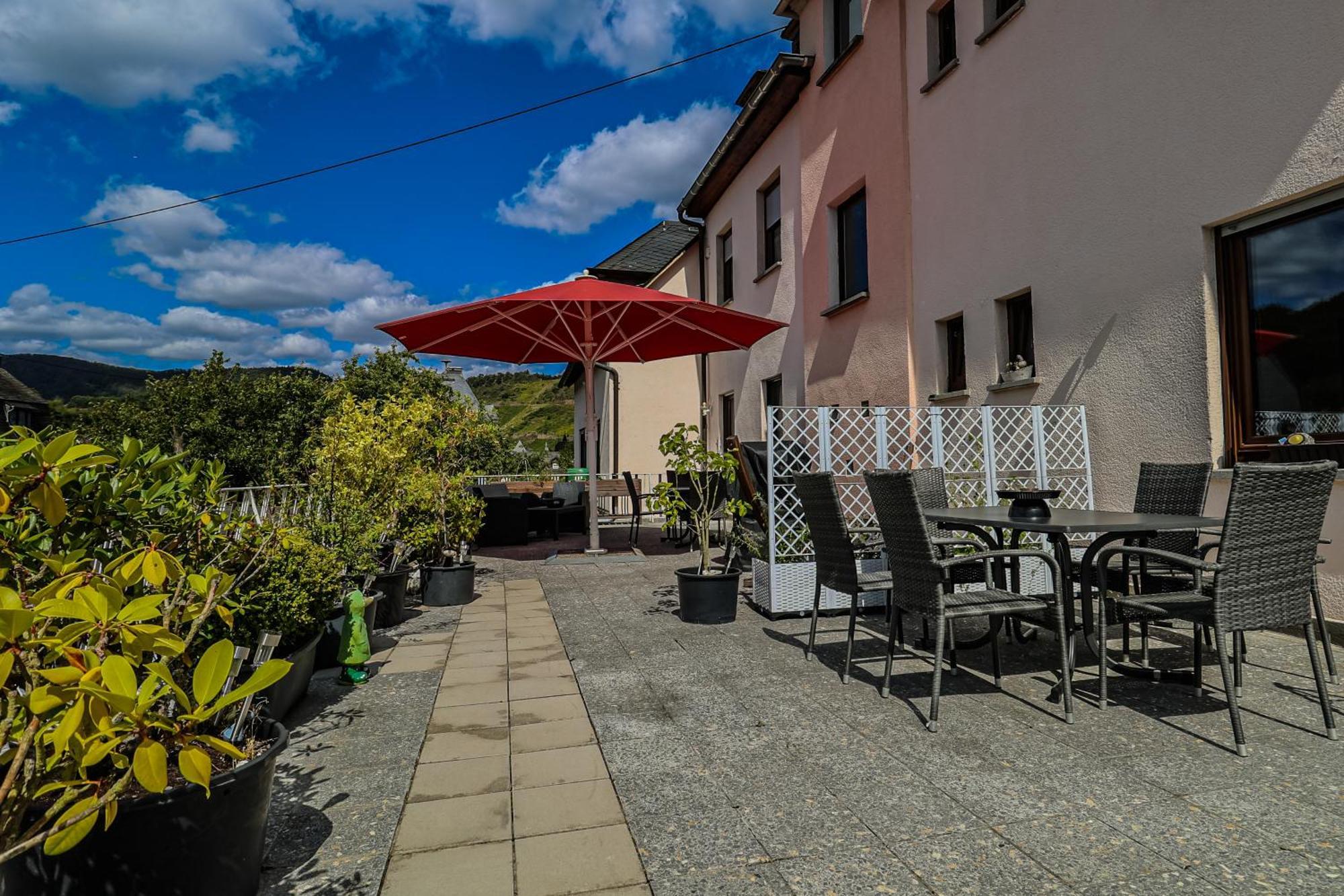 Exklusive Moselidylle: Fewo Mit Traumhaftem Staustufenblick, Netflix, Terrasse Neef Exterior photo